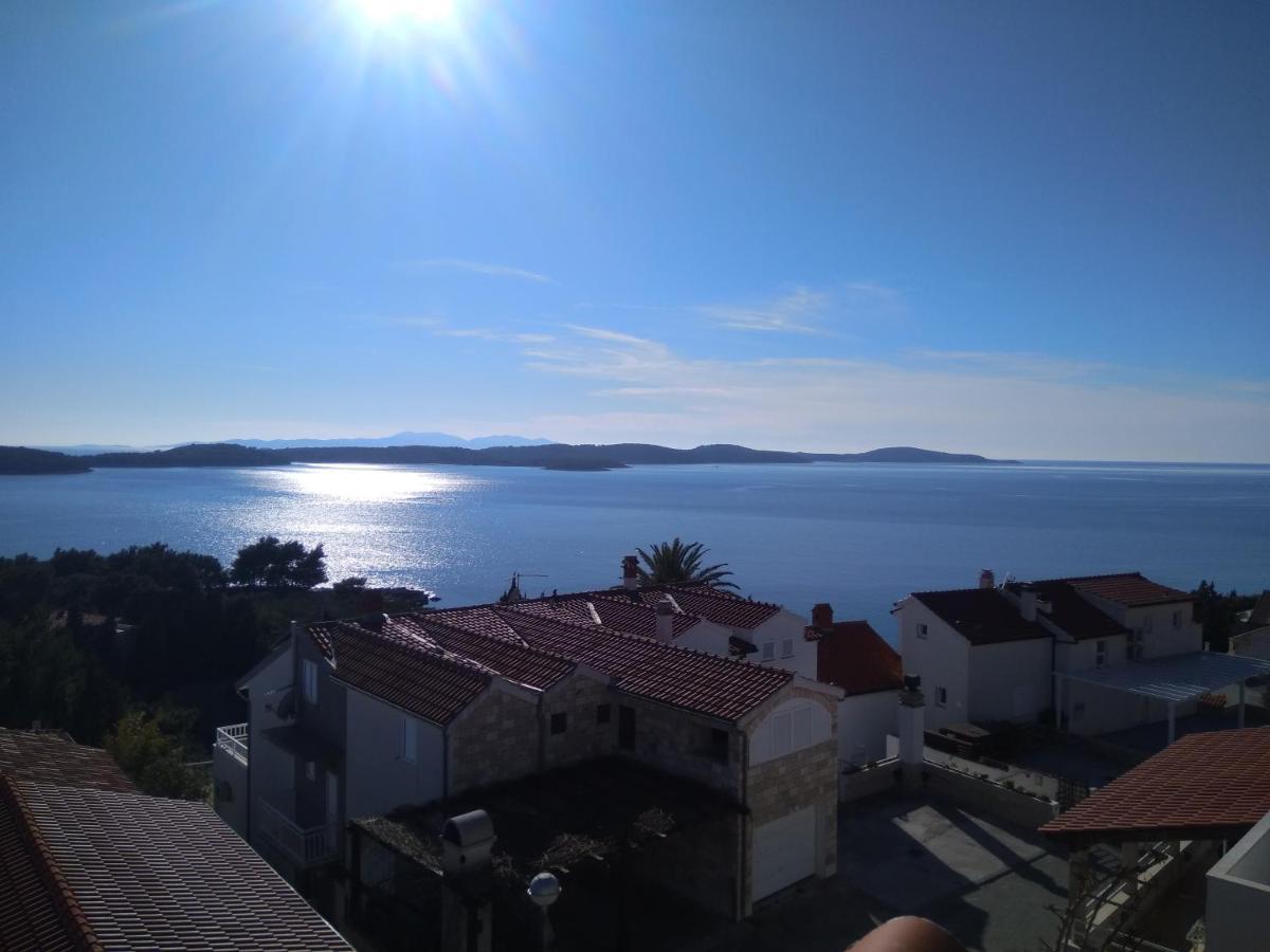 Apartmani Marinka Viskovic Хвар Екстериор снимка